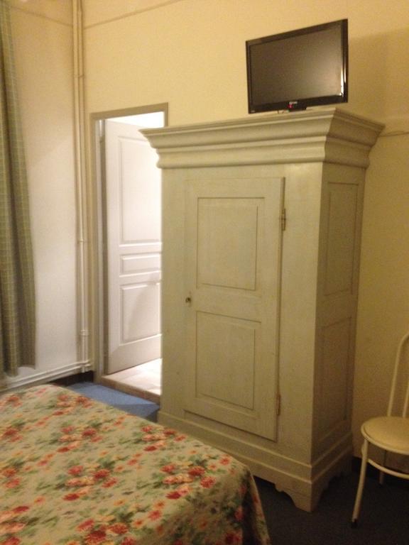 Châteaurenard Hotel Restaurant Le Central חדר תמונה