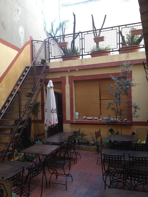 Châteaurenard Hotel Restaurant Le Central מראה חיצוני תמונה