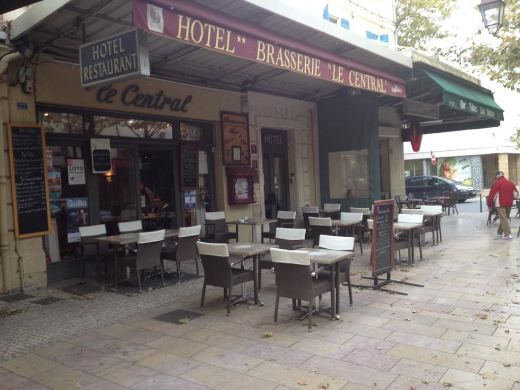 Châteaurenard Hotel Restaurant Le Central מראה חיצוני תמונה